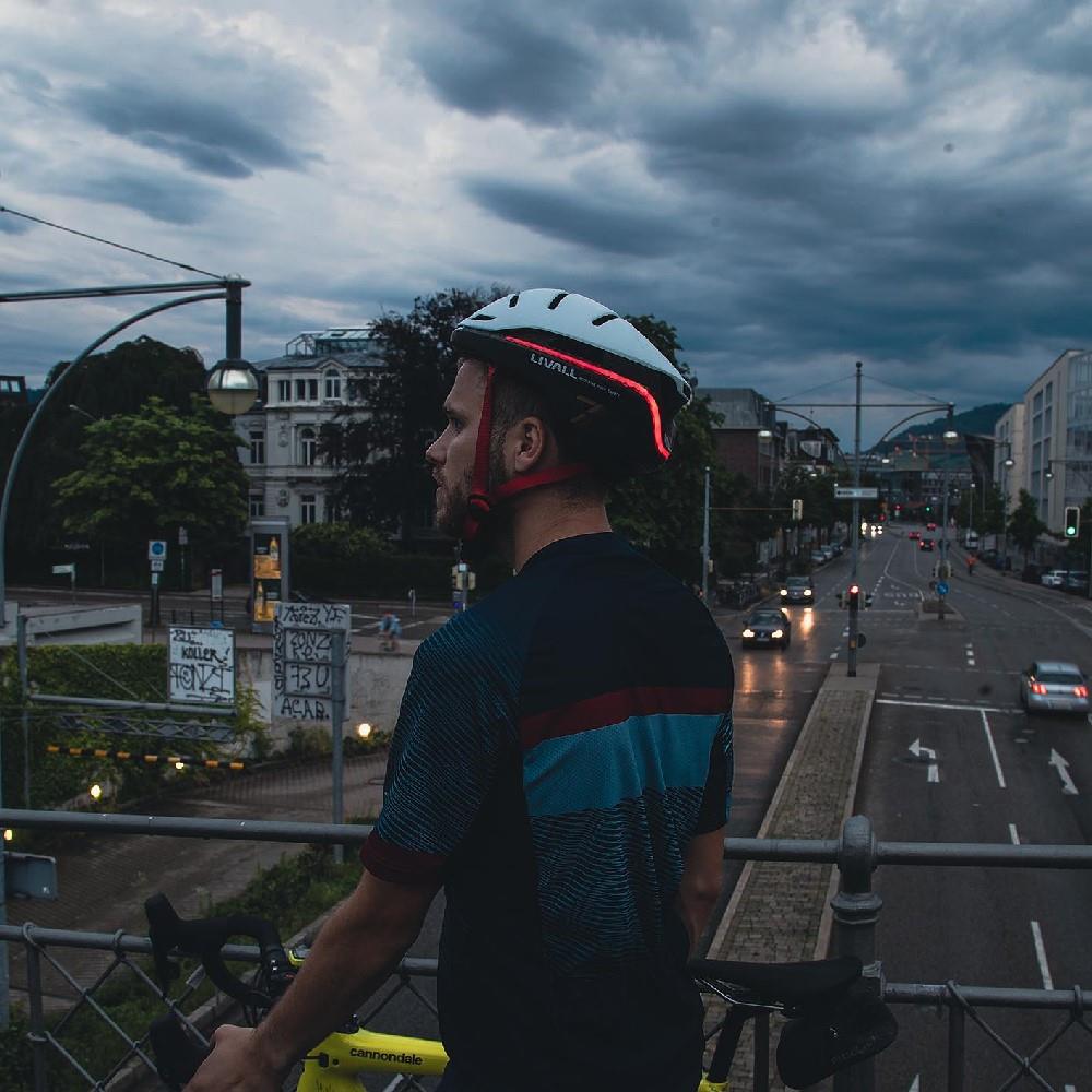 LIVALL EVO21 weiß 58-62