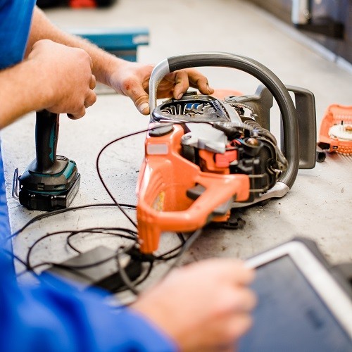 Service-Dienstleistungen-fuer-Forsttechnik_800x800