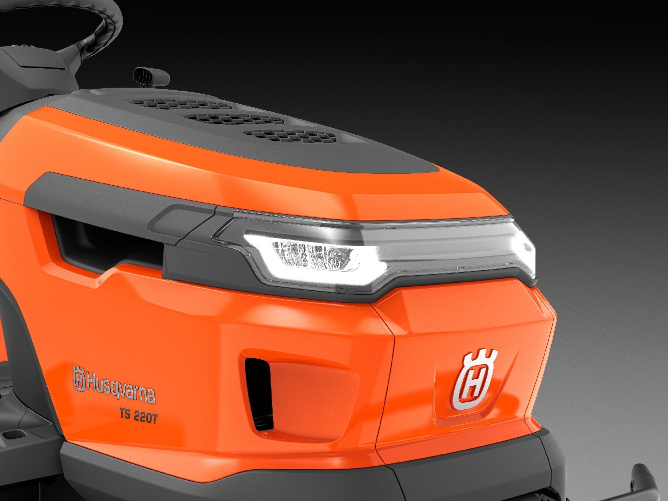 TC215T RASENTRAKTOR HUSQVARNA *
