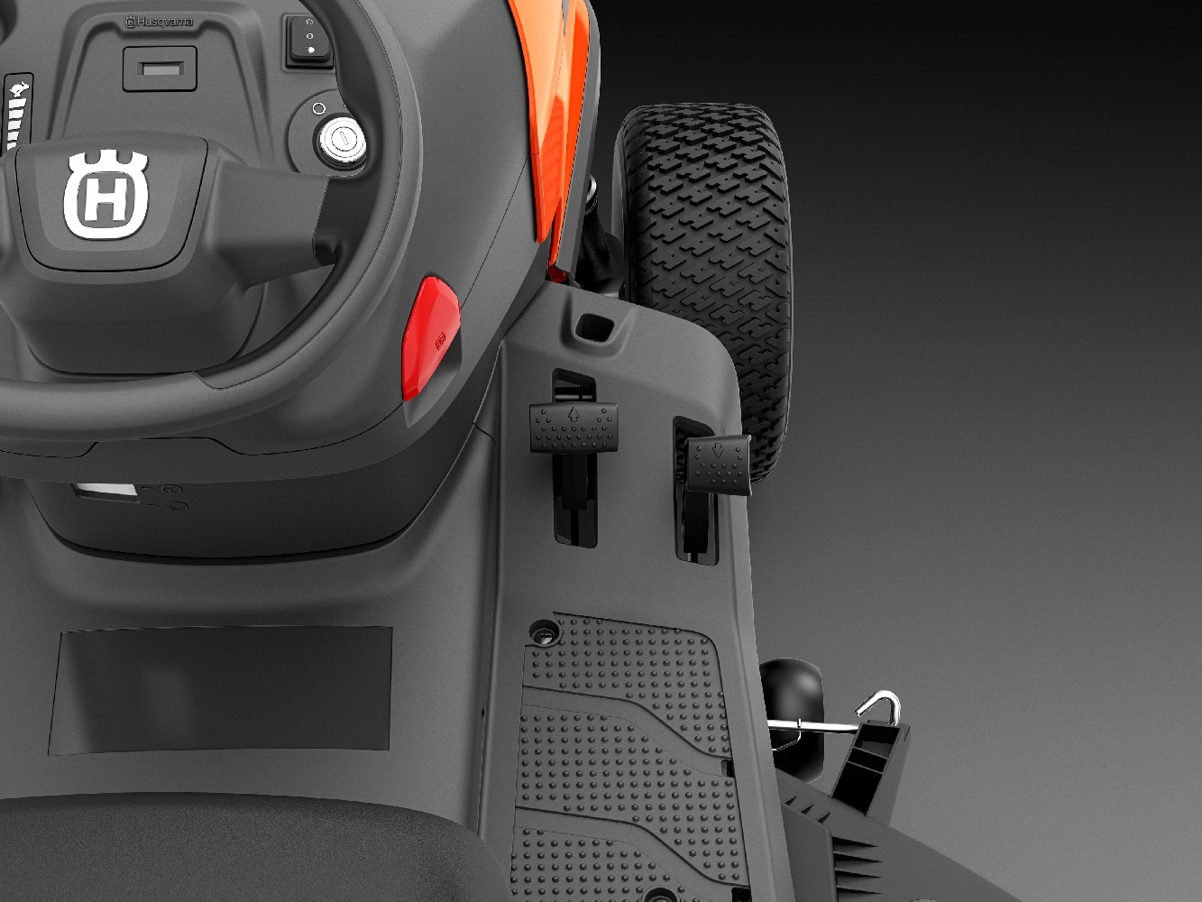 TC215T RASENTRAKTOR HUSQVARNA *