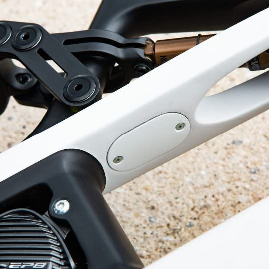 Nachrüstset für den Ladeanschluss an Husqvarna Carbonräder Baujahr 2022