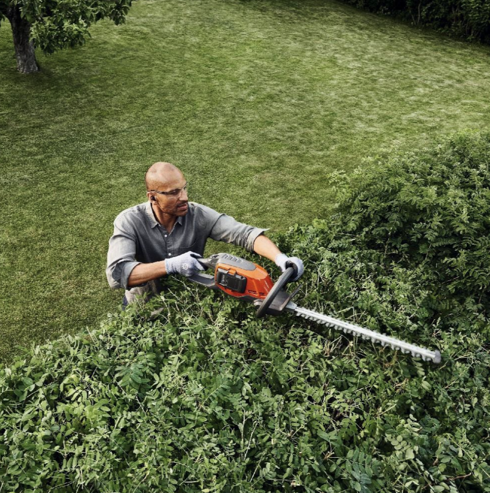 Die Heckenschere 215iHD45 von Husqvarna