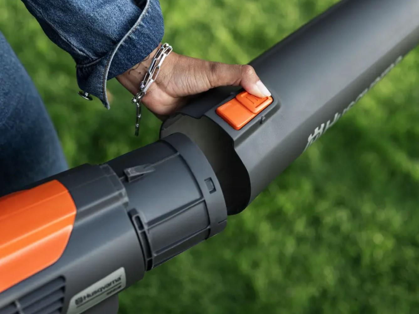 Akku Laubbläser 122iB Husqvarna*