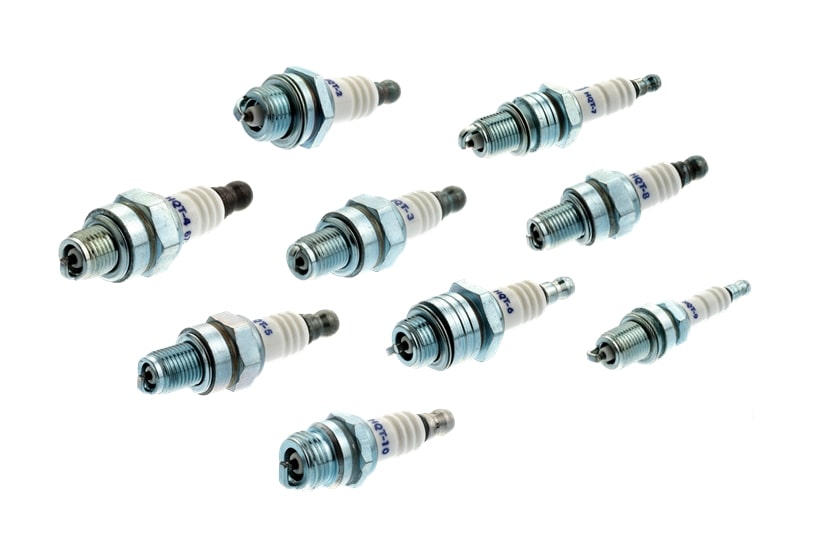 Zuenkerzen_fuer_Motorsaegen_Rider_Rasentraktoren_Motorsensen_Trimmer_Rasenmaeher_von_Husqvarna