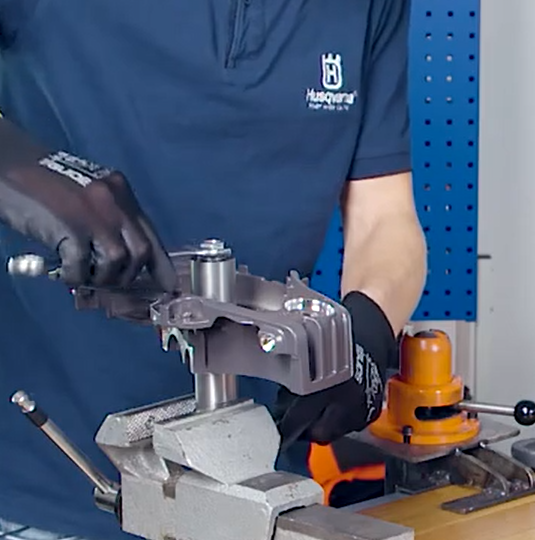 Montage neuer Shortblock für 550XP, 560XP und 562XP