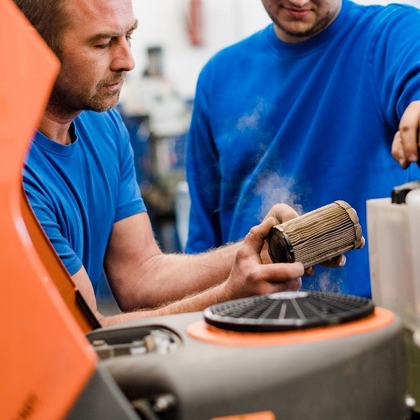 Service-Dienstleistungen-fuer-Gartentechnik_800x800
