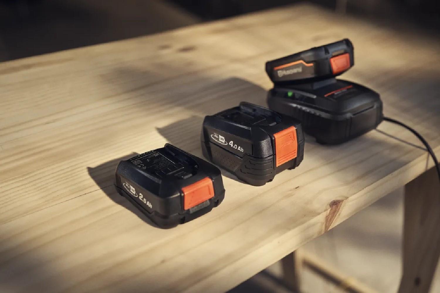 LADEGERÄT P4A 18-C70 HUSQVARNA